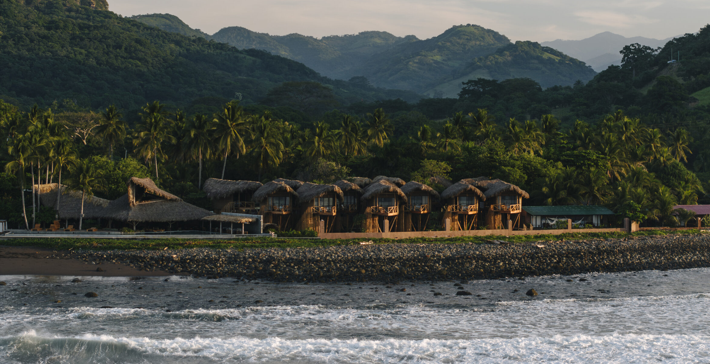 Antiresort and Nawi Beach House website